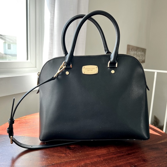 EUC Michael Kors
Cindy Large Dome Satchel, Black - Picture 4 of 7